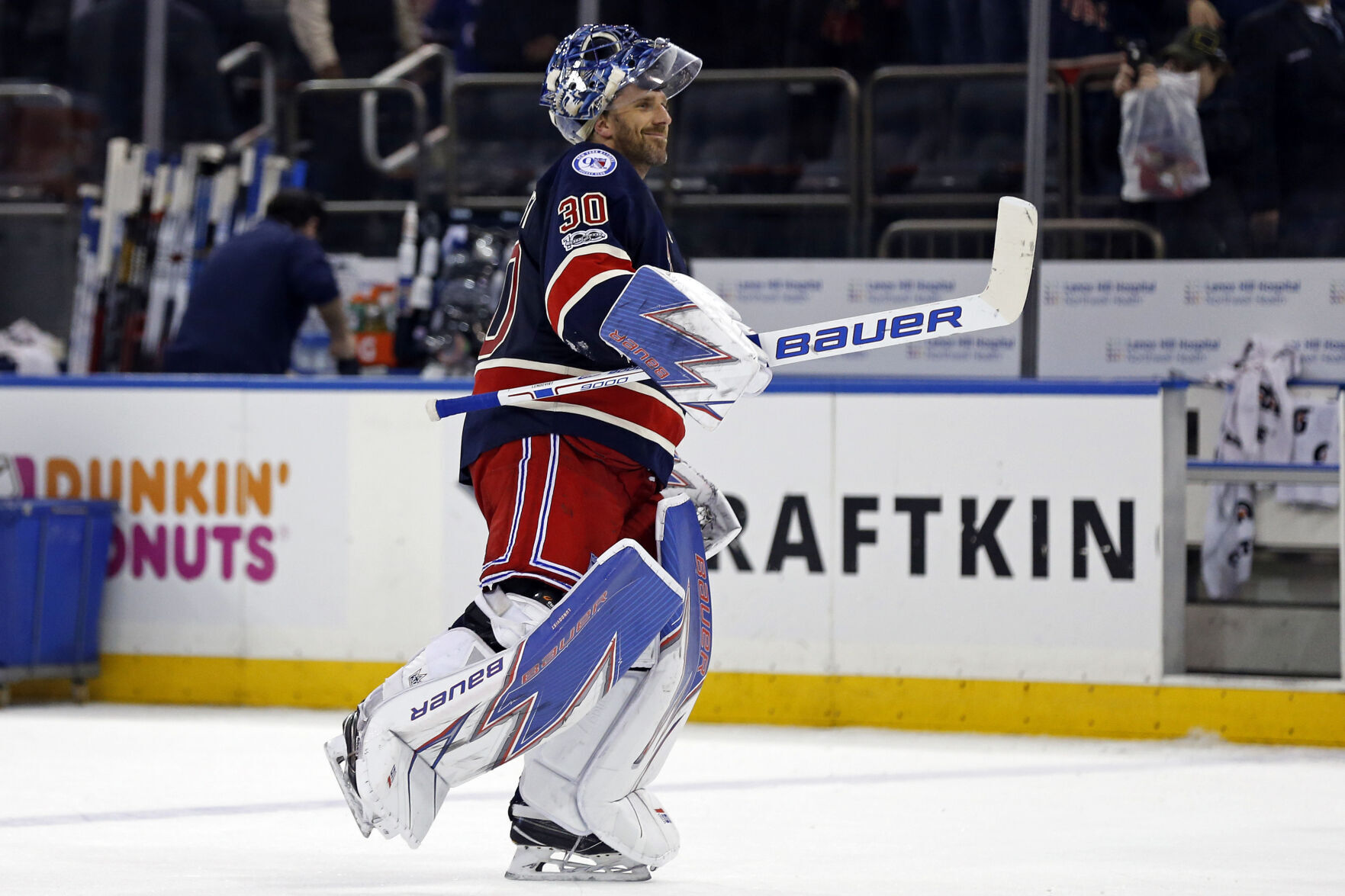2017: Henrik Lundqvist makes 32 saves for his 400th career win